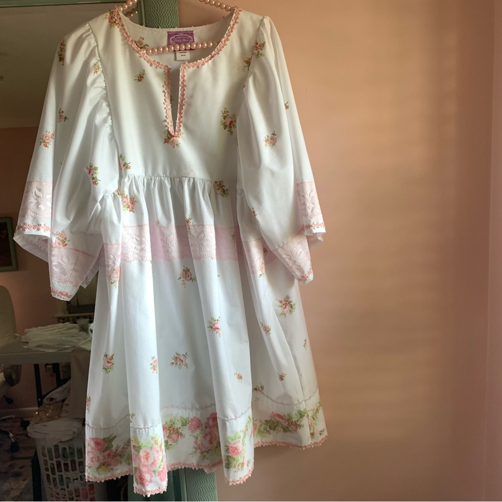 UPCYCLED Vintage Floral Long Sleeve Dress - White and Pink